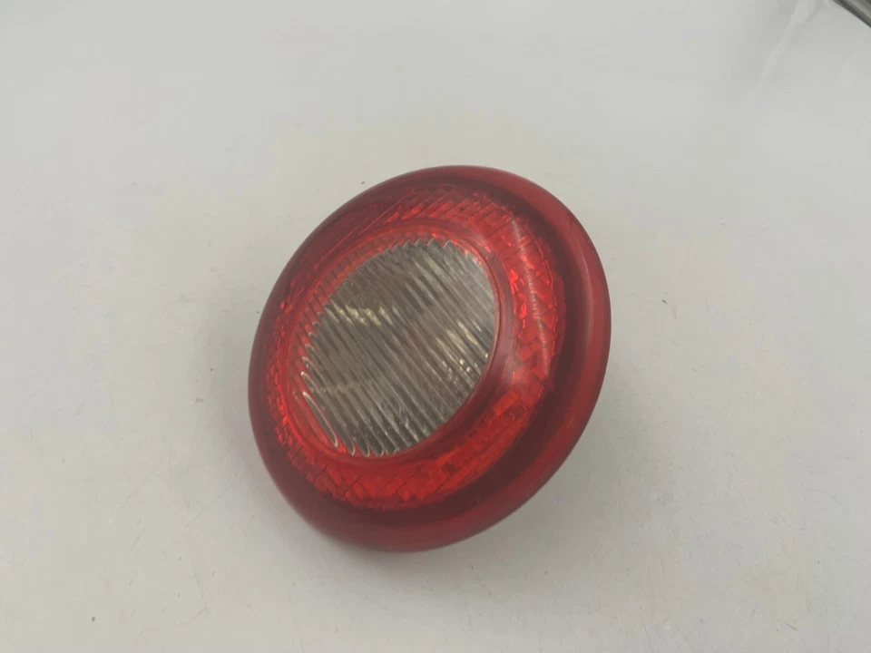 Luz trasera inferior del lado del conductor Chevrolet HHR 2006-2011 OEM A02B27022 Foto 3 de 4