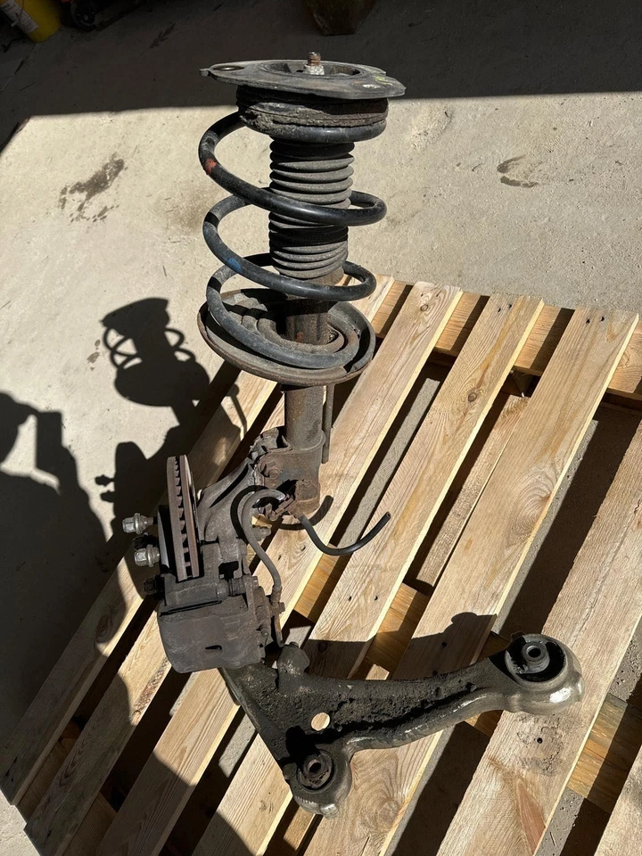 Montaje de rodilla derecha Nissan Altima 07 Foto 2 de 4