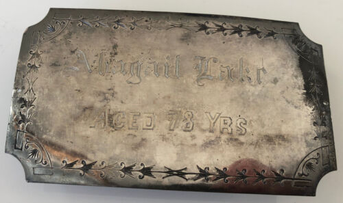 Placa de plata siglo 1800 ataúd placa funeraria ataúd placa ataúd mortuorio grabado gótico  - Imagen 1 de 3