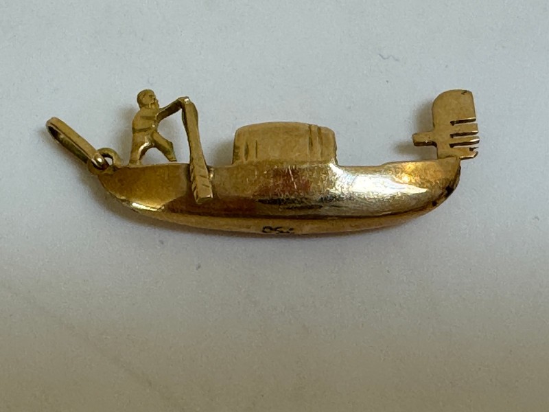 Vintage 18K Yellow Gold Gondola Charm from Italy for a Bracelet