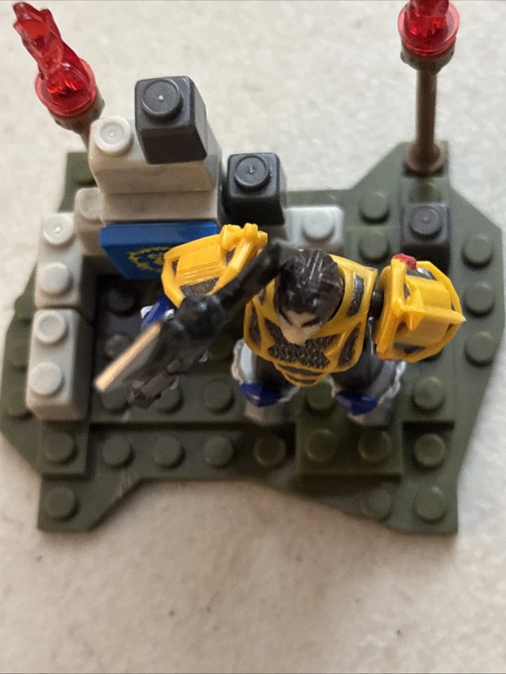Figura de acción MEGA BLOKS World of Warcraft Colton Human Paladín The Alliance Foto 4 de 4