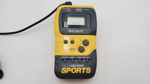 Walkman sportivo Sony SRF-M70 radio FM/AM clip cintura gialla funzionante testato funzionante - Foto 2 di 10