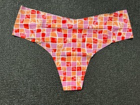 Lot 5 Victoria&rsquo;s Secret sz M No-Show Thong String Panty Bundle Pack