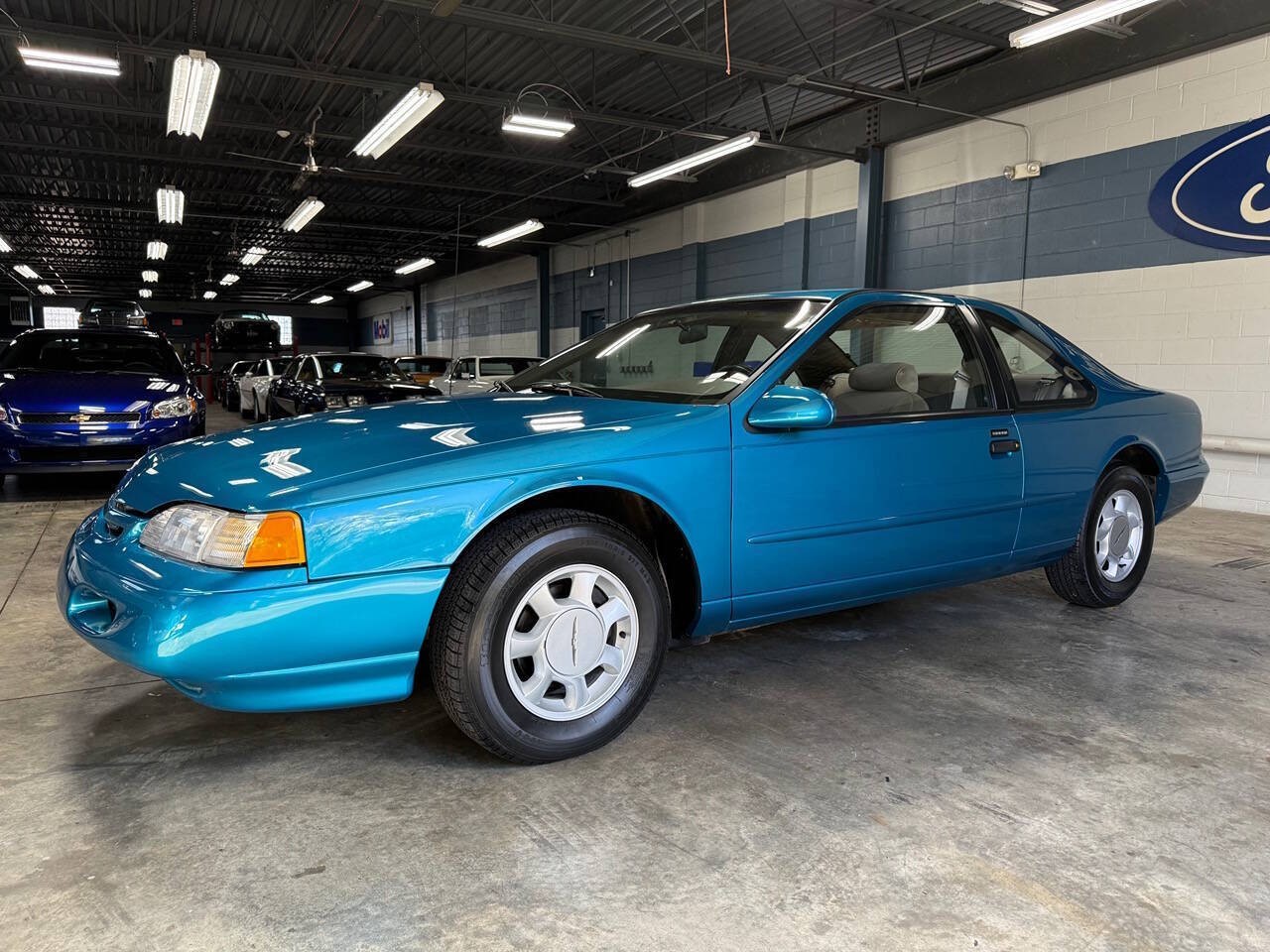 1994 Ford Thunderbird for sale in Mount Clemens Michigan