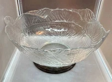 Vintage Regal Lrg Lettuce Shaped Frosted Glass Serving Salad Bowl w/Silver Base