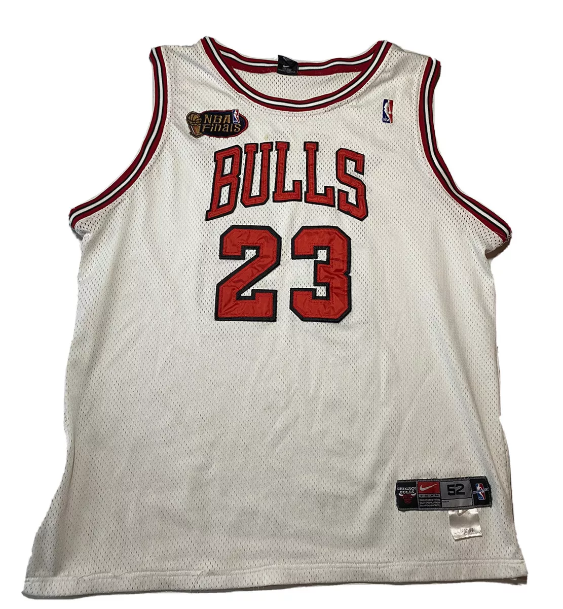 bulls 32 jersey