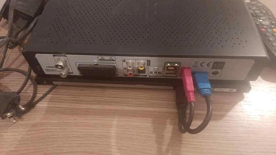 Humax PR-HD3000 Kabel + 320 GB Sky Pace EHD100SD W-Lan Modul TOP - Bild 3 von 4