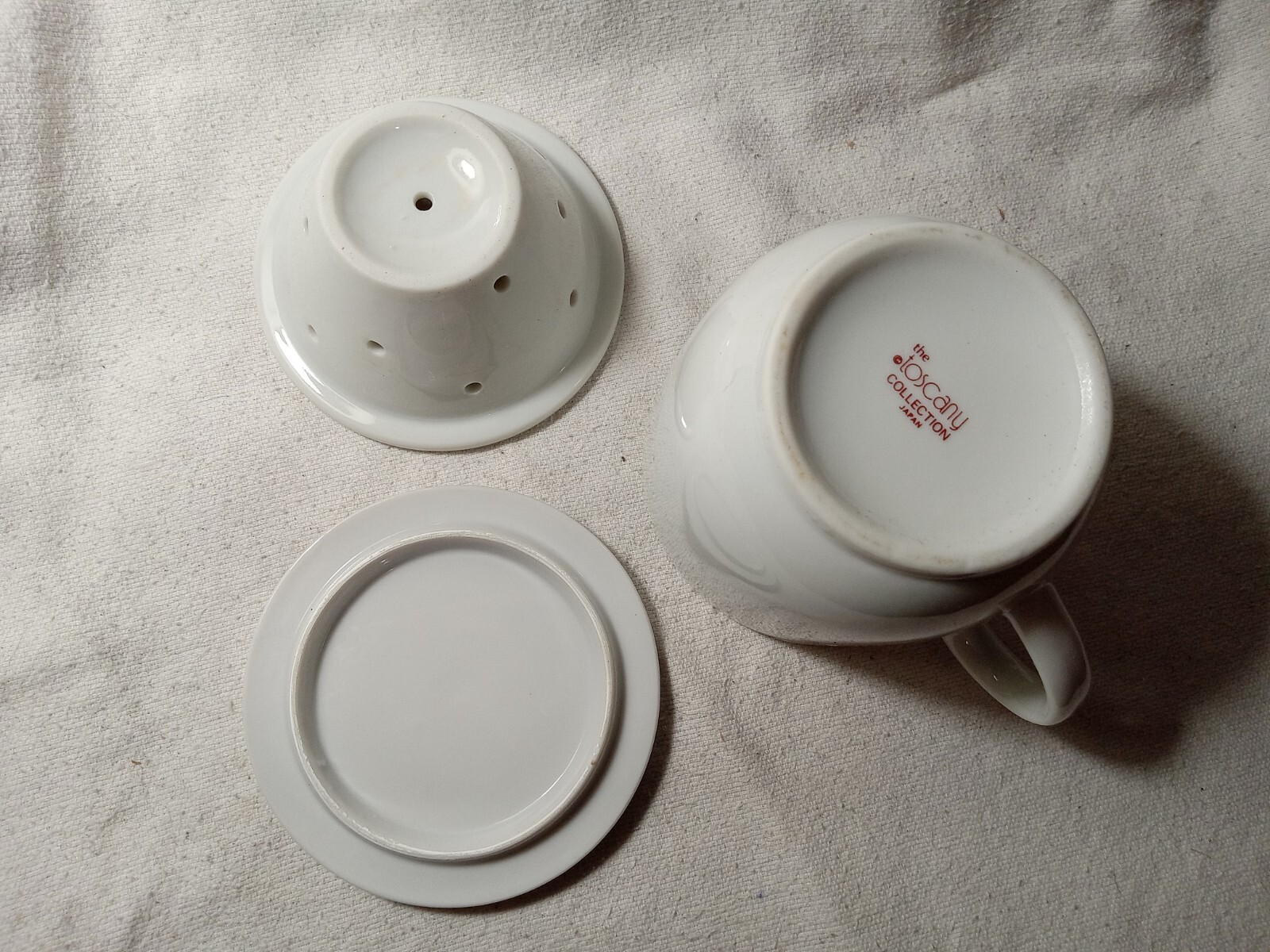 The Toscany Collection Porcelain Mug with Lid Coaster Strainer (769)