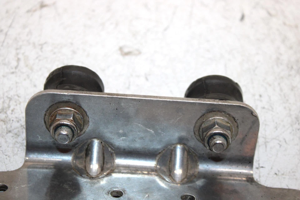 98 Ski-doo Formula Z 670 OEM Silenciador Soporte con Cojín 518206300 SS10 Foto 2 de 4