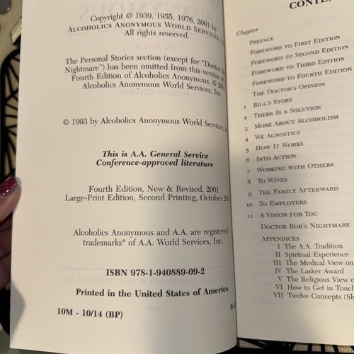 Alcoholics Anonymous: Large Print Abridged version Paperback - Imagen 3 de 3