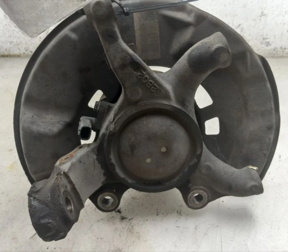 2005-2015 Toyota Tacoma 4x2 Front Left Driver Spindle Knuckle Assembly Oem Foto 2 de 4