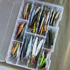 Rapala Yo-Zuri lot mixte leurres de pêche en plastique dur/appâts durs avec boîte d'attache