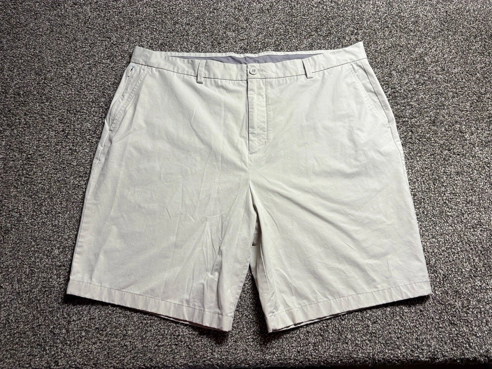 Vineyard Vines On-The-Go Shorts Mens 40 Beige Khaki OTG Performance Golf