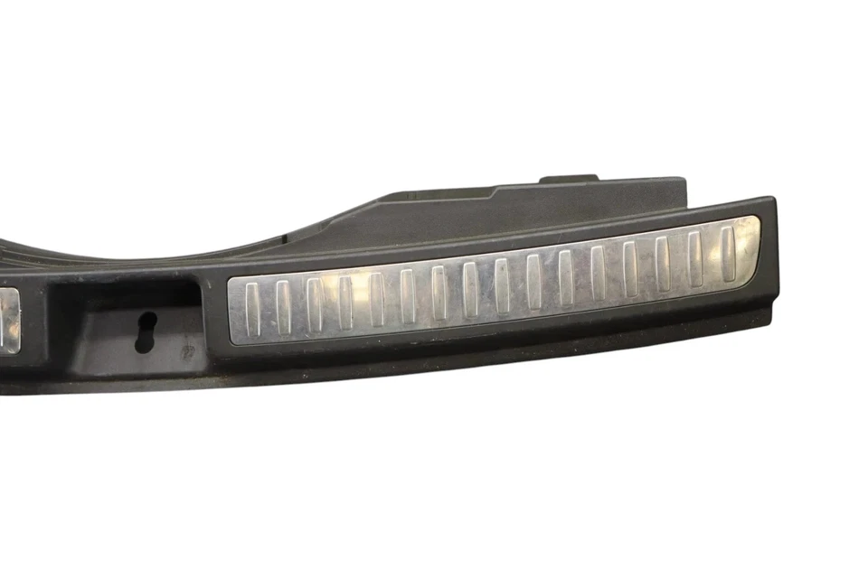 13-16 梅赛德斯 X166 GL550 后备箱锁磨损装饰盖 A1666900341 Oem — 第 4/4 张图片