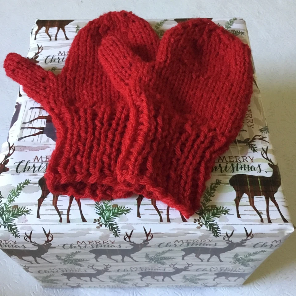 Kids Handknit Mittens, Size Small, Ages 2-4, Red, NEW, 7.5" x 3.5" - Image 2 of 3