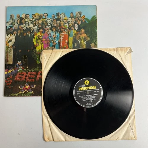 The Beatles Sgt. Pepper's Lonely Hearts Club Band early/1st UK Mono 1967 Viny LP