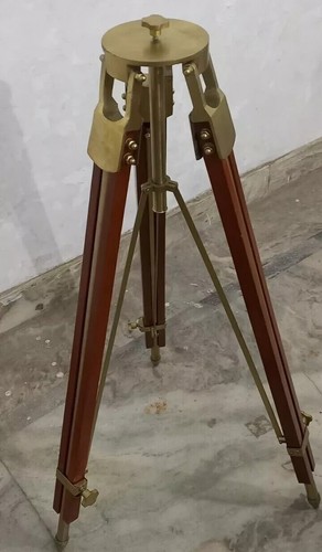 Tripod Nautical LARGE Vintage Theater Stage Industrial Nautical Tripod Stand - 第 1/3 張圖片