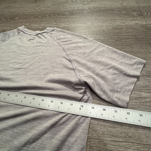 Rhone Shirt Mens Medium Gray Short Sleeve Crew Performance Tee Athleisure Adult - Picture 7 of 7