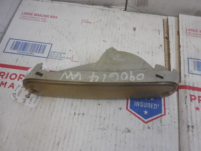 Left Driver Front Signal Light 045-4300 Fits Mitsubishi Galant 1994 - 1998 - Image 2 of 4