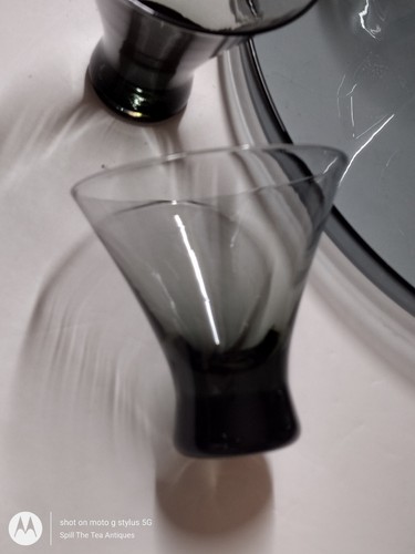 Morgantown Normandie MCM Smokey Glass Pitcher Martini Set - Picture 7 of 15