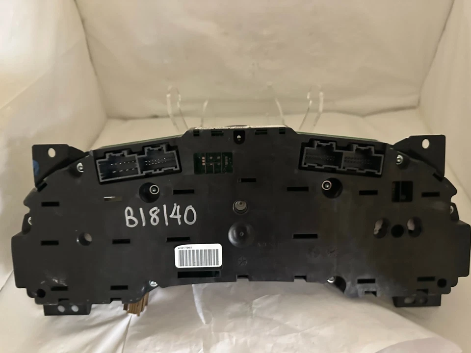 Cuadro de instrumentos velocímetro 2011 2012 2013 2014 Dodge Avenger 63.050 millas Foto 2 de 4