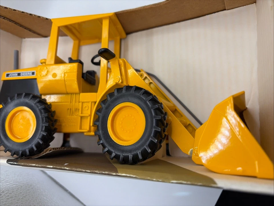 Vtg Ertl 1/16 John Deere Loader Stock #507 NIB Missing Rubber Exhaust Piece - Image 3 of 4