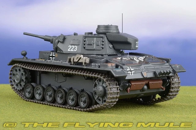 Motor City Classics 1:43 Sd.Kfz.141 Panzer III German Army 13.PzDiv #223 - Image 2 of 4