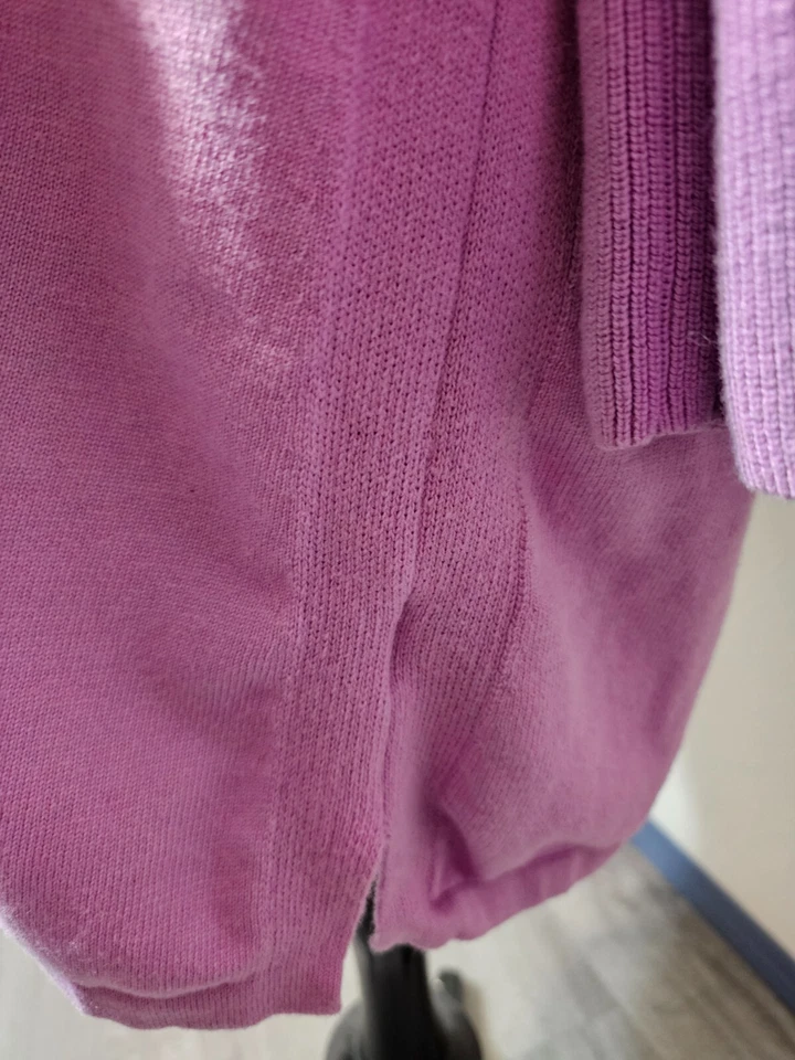 Suéter H by Halston 1X roxo gola V manga sino manga 3/4 fenda lateral malha - Imagem 3 de 4