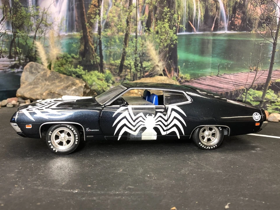 1:24 Diecast Johnny Lighting 1970 FORD TORINO COBRA Marvel SPIDERMAN No Bx AS-IS - Image 2 of 4