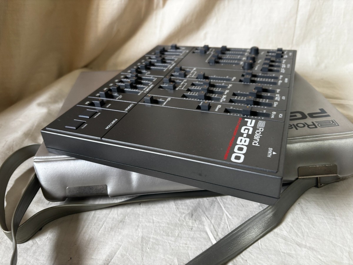 Roland PG-800 Synthesizer Programmer w/ case, cable JX-8p Roland PG-800 Synthesizer Programmer w/ case, cable JX-8p
