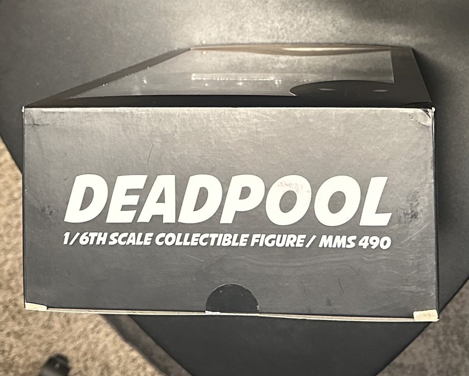 Hot Toys Marvel Deadpool 2 1/6 Scale Action Figure MMS490