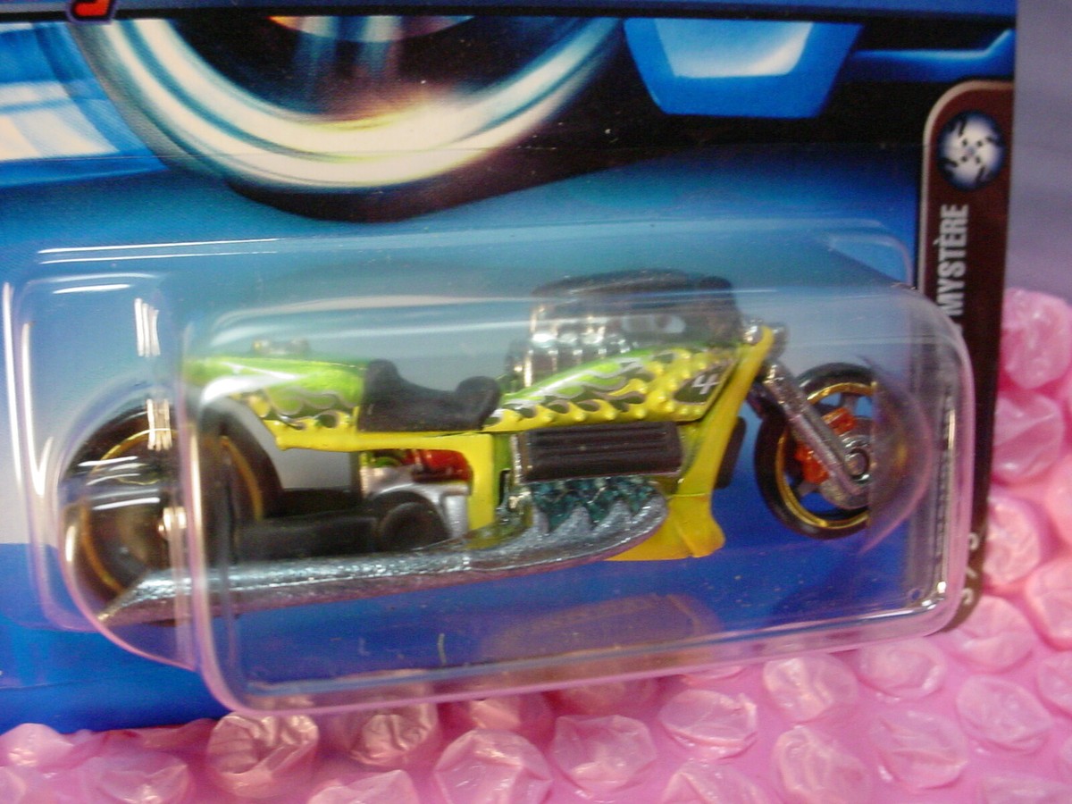 2006 Hot Wheels Mystery Car AIRY 8 #221☆yellow motorcycle