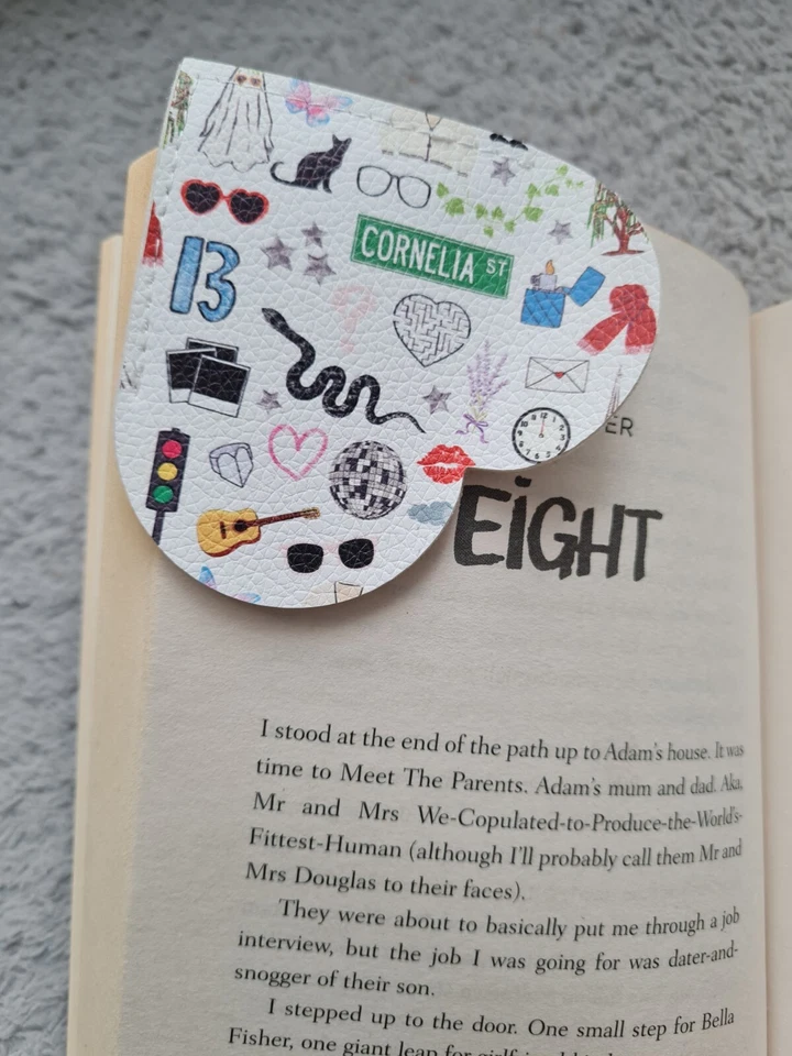 Taylor Swift Corner Book mark Book Hug