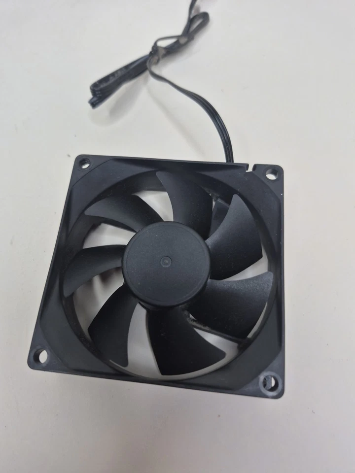 ROSEWILL 8025 fan 8CM silent fan Motherboard 3pin ROCF-11001 DF0802512SEMN - Image 4 of 4