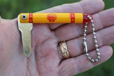 Vintage nos Shell Service Station Gas & Oil Station key holder auto accessory
