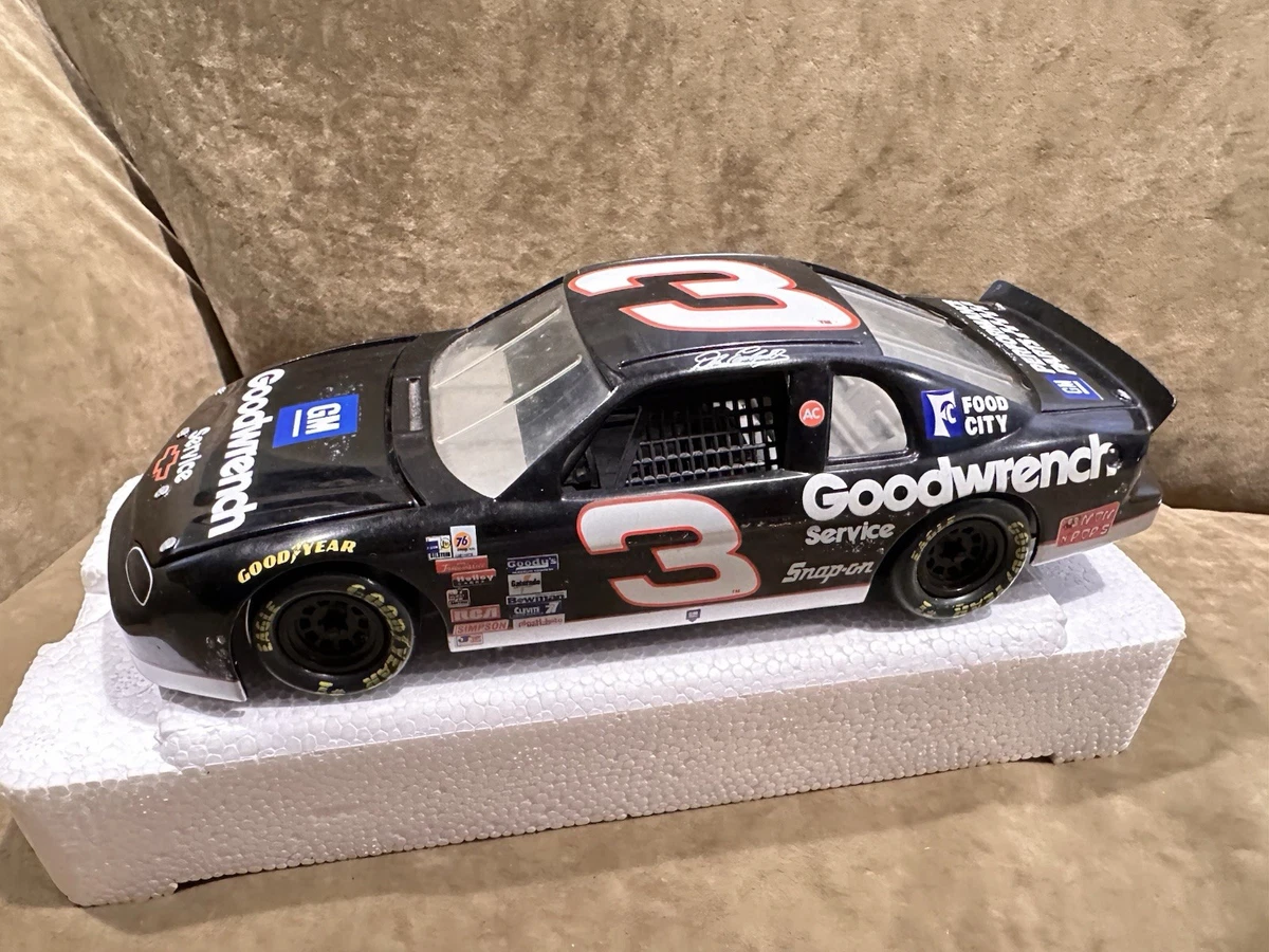 Dale Earnhardt Diecast Racing Cars 1:24 1995 Vehicle Year for sale