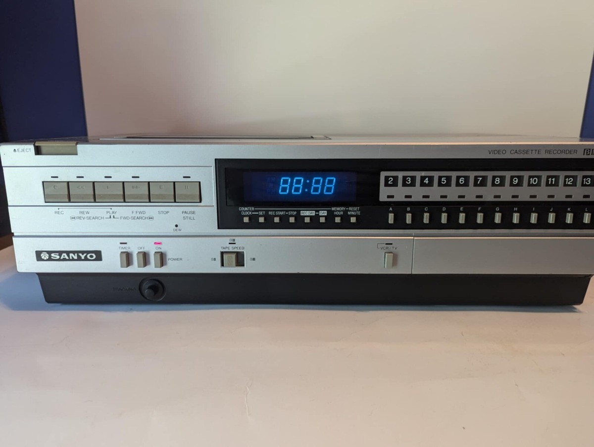 Vintage Sanyo VCR 4400 Betamax Betacord Video Cassette