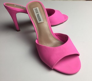 hot pink mule heels