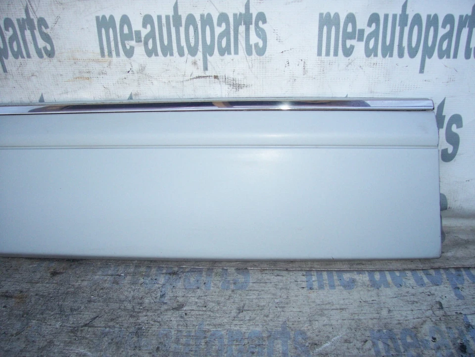 86-91 MERCEDES-BENZ W126 原始设备制造商左侧前驱动门板装饰成型 — 第 3/4 张图片