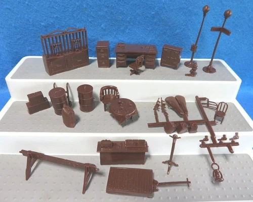 Marx reissue comp set of Untouchables playset furniture and accessories , 1/32