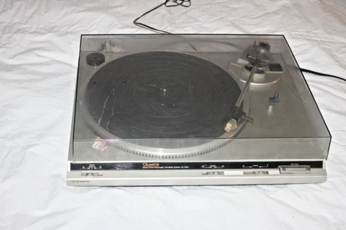 Technics SL-QD3 Quartz Lock Direct Drive Automatic Turntable (AS IS PARTS/REPAI