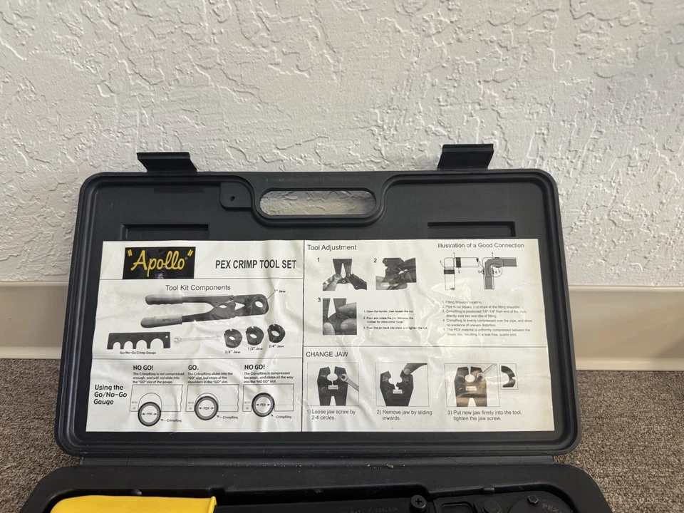 Juego de herramientas de prensado Apollo Pex con mordazas intercambiables y estuche Foto 3 de 4