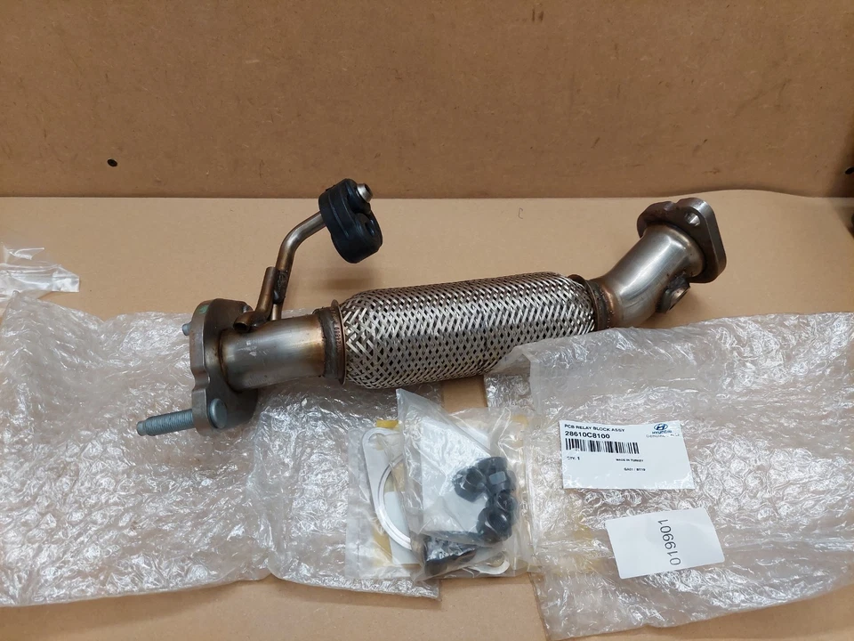 Tubo de escape Hyundai i20 GB PB con junta 2014-en 1.2 28610C8100 genuino NUEVO Foto 2 de 4