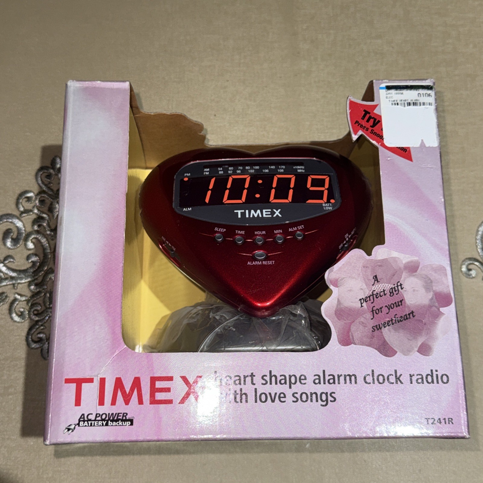 RARE Timex Red Heart-Shaped Digital Alarm Clock IN THE BOX
