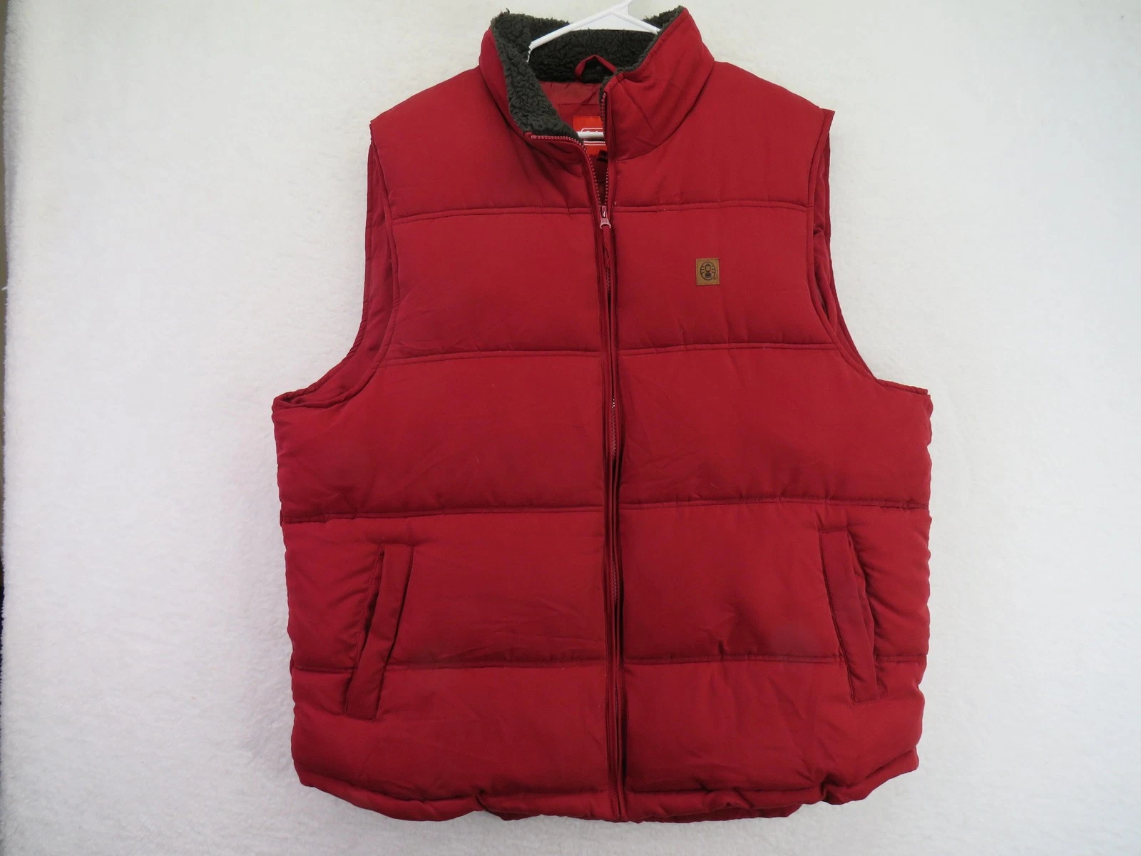 Coleman Vest Mens XL Red Quilted Puffer Hand Pockets Sherpa Collar Outdoor Warm