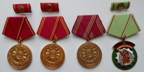 Colección medallas de policía RDA para servicios fieles, 6 piezas - Imagen 6 de 9