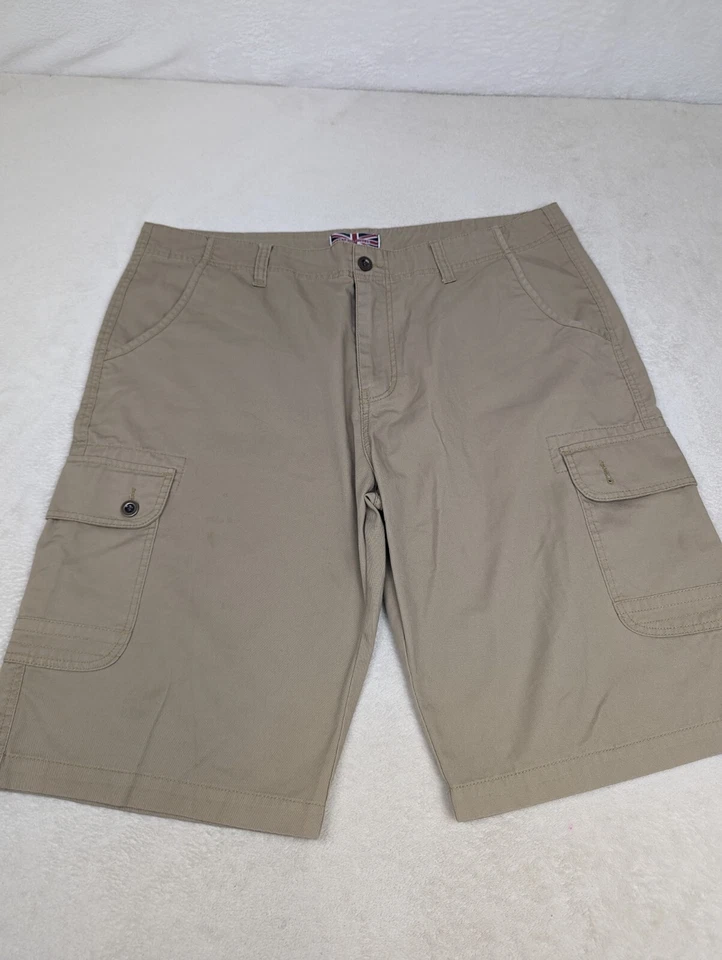 Revolution 1688 Men's Size 40 Beige Khaki Casual Shorts with pockets Lot Of 2 - Image 2 of 4