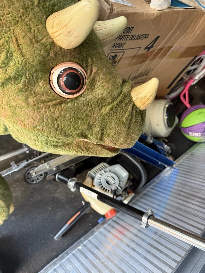 Vintage Playskool Kota Triceratops Interactive Animated Child Ride On Dinosaur. - Image 4 of 4