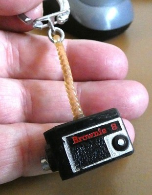 Alter Schlüsselanhänger 3D Kamera Kodak Brownie 8 60er Jahre