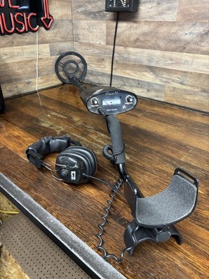 Bounty Hunter Metal Detector Prospector with headphones